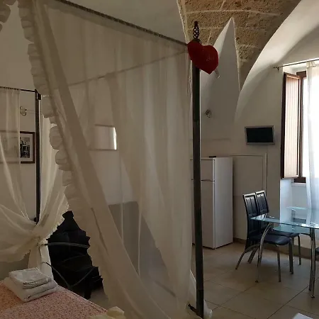 Cali Nitta Storic 住宿加早餐酒店 Corigliano dʼOtranto